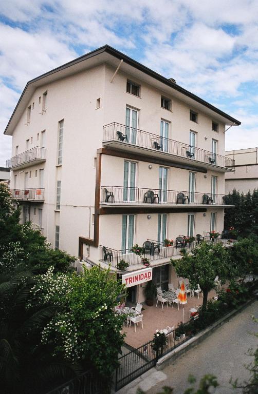 Hotel Trinidad Rimini Exterior foto