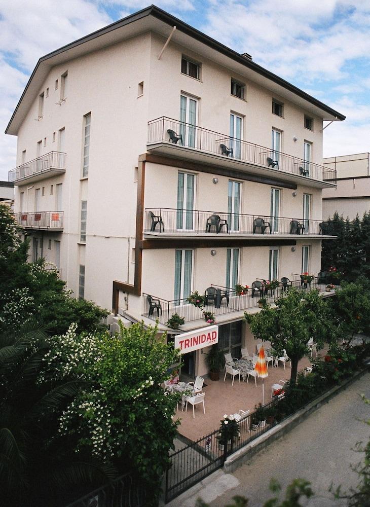 Hotel Trinidad Rimini Exterior foto